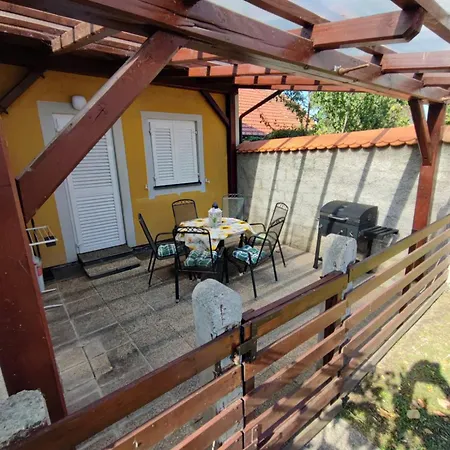 Prázdninový dům By Michelle - Terme Catez House